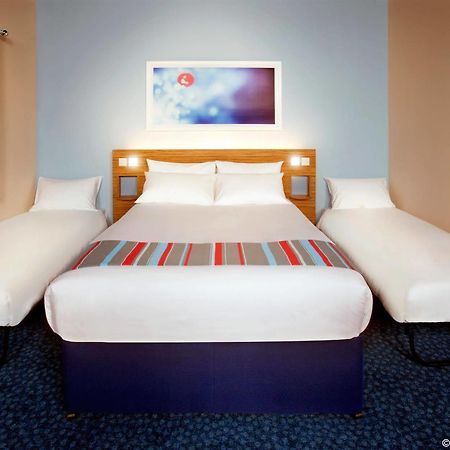 Ramada Encore York Ngoại thất bức ảnh