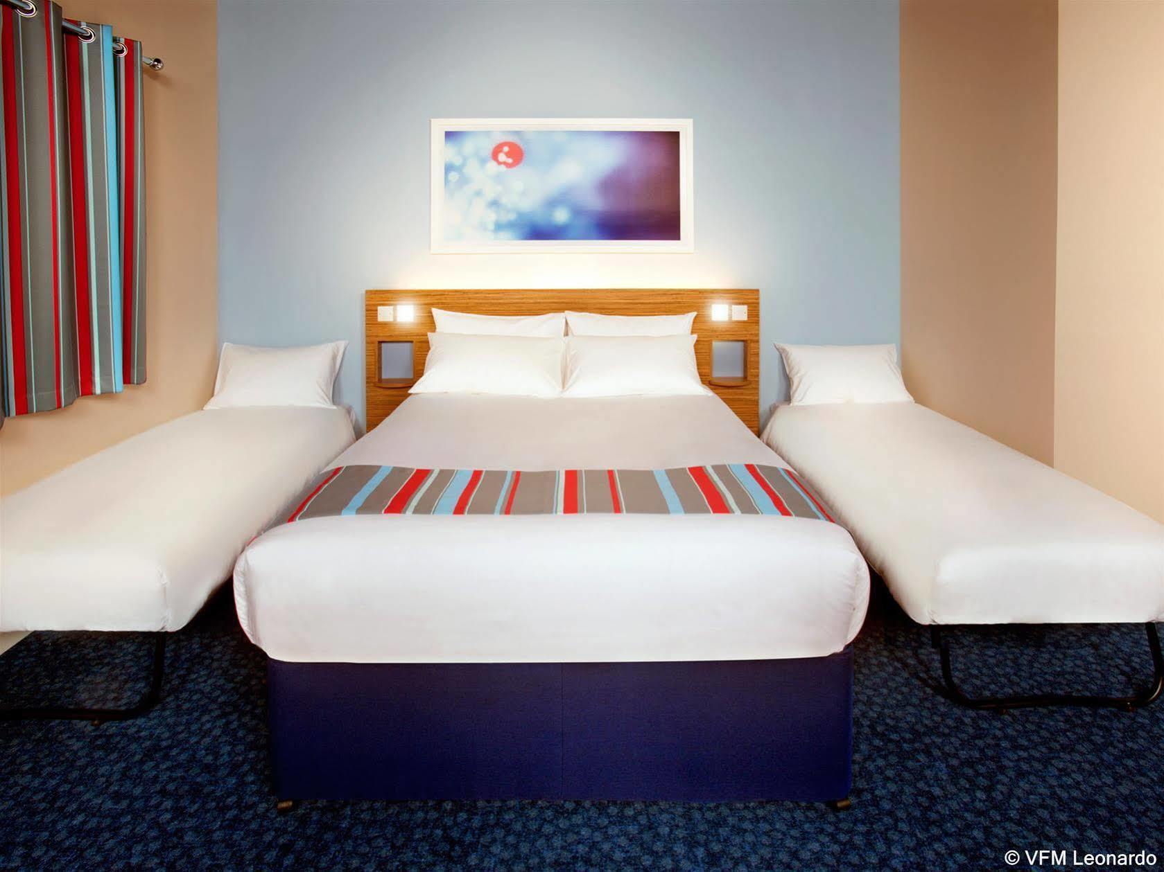 Ramada Encore York Ngoại thất bức ảnh