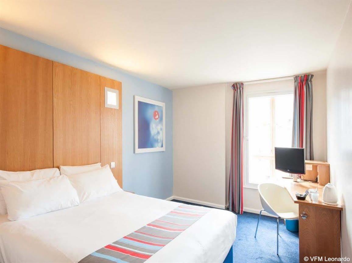 Ramada Encore York Ngoại thất bức ảnh