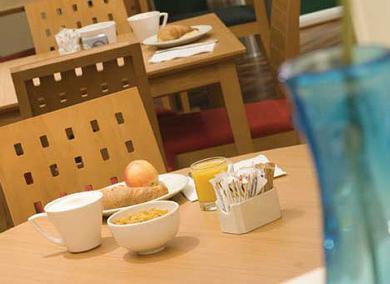 Ramada Encore York Ngoại thất bức ảnh
